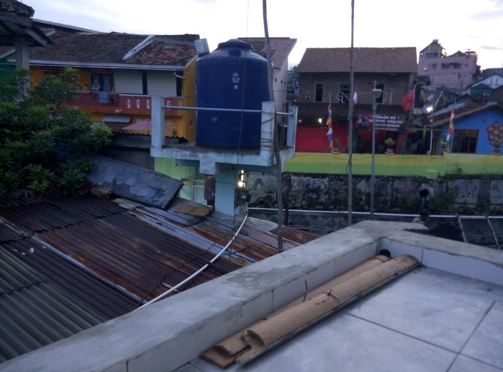 Jogja Backpacker Home ジョグジャカルタ エクステリア 写真