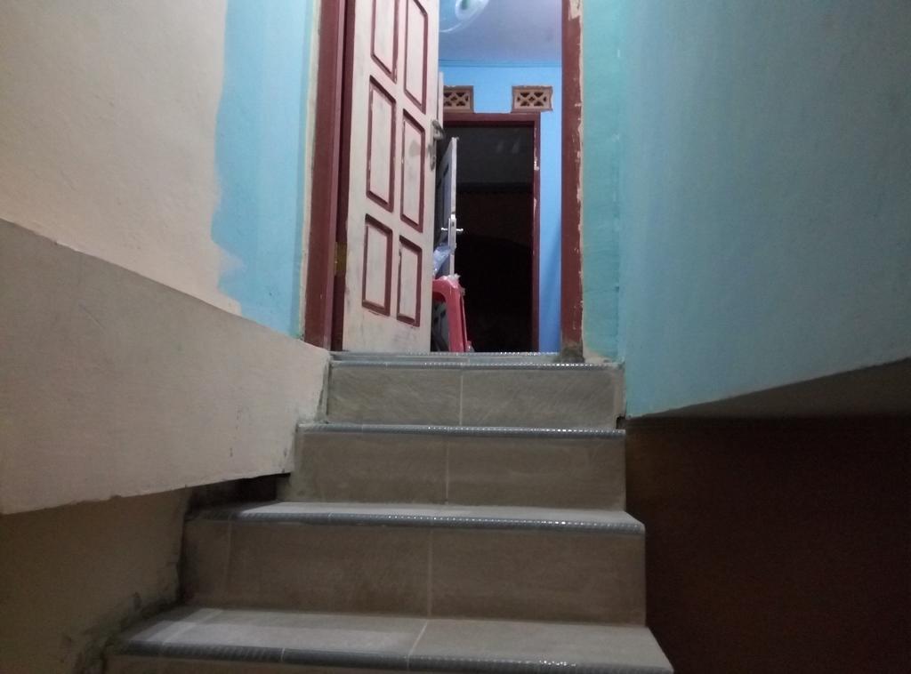 Jogja Backpacker Home ジョグジャカルタ エクステリア 写真
