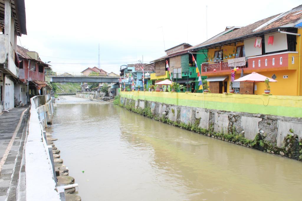 Jogja Backpacker Home ジョグジャカルタ エクステリア 写真