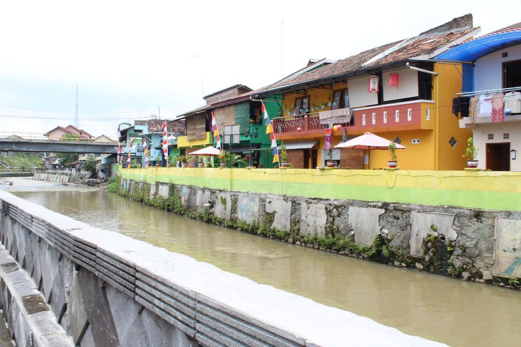Jogja Backpacker Home ジョグジャカルタ エクステリア 写真